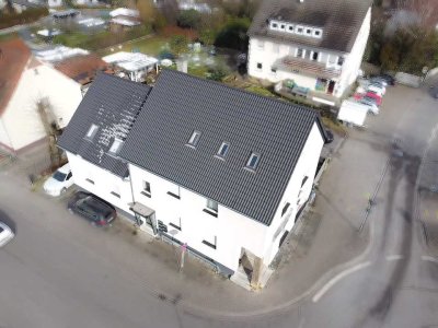 Mehrfamilienhaus in saniertem Zustand an zentraler Lage (5 % Rendite) zzgl. Bauplatz in 1. Reihe