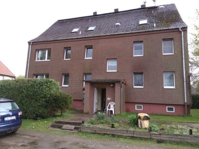 Helle 2-Zimmer-Dachgeschoss-Wohnung mit Einbauküche in Gammelin
