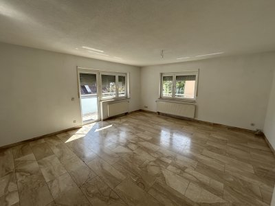 Große Helle Wohnung Tageslichtbad