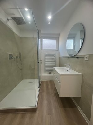 3 Zimmer Wohnung -kernsaniert - *ohne Maklerprovision* TOP Anlage