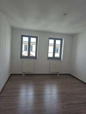 WG-geeignete 2,5-Raum-Wohnung mit EBK in MD Stadtfeld-Ost erwartet neue Mieter