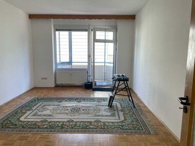 Gepflegte, helle 3-Zimmer-Wohnung mit Tiefgaragenstellplatz in der Wunderburg zu verkaufen