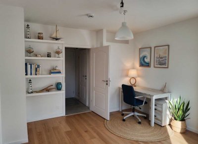 Maria-Louisen-Straße! Sonnige kleine 1-Zimmer Wohnung in bester Lage!