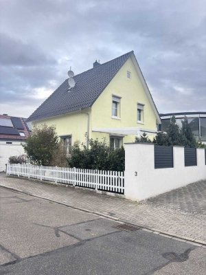 5-Zimmer-freistehendes Einfamilienhaus in Brühl/Rohrfof