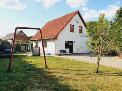 Gepflegtes Einfamilienhaus mit Kamin und Garage