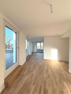 5- Zimmerwohnung mit großer Dachterrasse, Balkon und Stellplatz in Bahrenfeld!