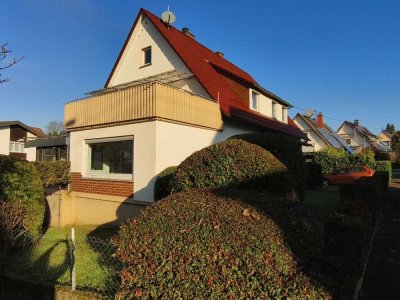 Hochwertig modernisierte 3-Zimmer-Wohnung mit Dachterrasse und Schwarzwaldblick in Zweifamilienhaus
