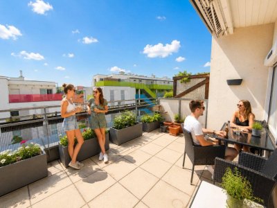 ELEGANTE MAISONETTE IN TOP LAGE – Perfekte Raumaufteilung &amp; Freiflächen - NEUBAU - 3 Zimmer - ca. 106 m² WFL - ca 130 m² NFL - Terrasse - Garage - Klima (optional)