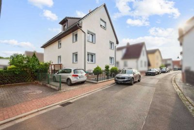 10 Min bis Hanau: Modernes gedämmtes Zweifamilienhaus mit PV-Anlage, Gärtchen & Stellplätzen