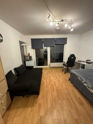 Gepflegte 1-Zimmer-Loft-Wohnung im 3. OG mit Balkon und Pantryküche in Hannover Stöcken