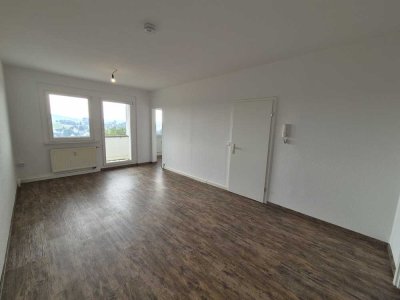 SÜßE 2 RAUM-WOHNUNG ZUM VERLIEBEN MIT BALKON (EBK)!