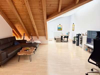 Helle, großzügige 2-Zimmer-Wohnung mit Balkon nahe Isar.