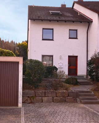 Sehr gepflegtes Reihenendhaus mit gehobener Ausstattung in toller Lage von Kitzingen