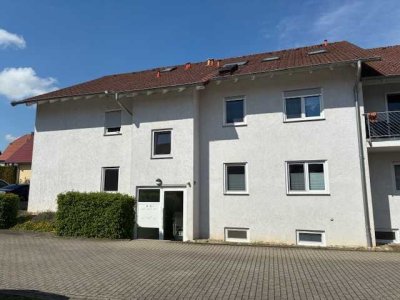 Schöne 2- Zimmer Wohnung, ruhige Lage mit kleiner Terrasse und Garten