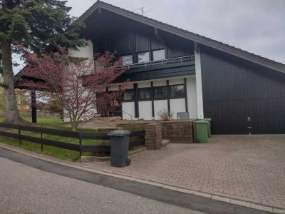 Freundliche 4,5-Zimmer-EG-Wohnung mit Terrasse in Engelsbrand
