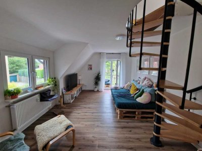 Helle Sanierte Dachgeschoßwohnung Balkon Logia EBK