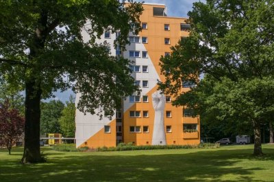 Komfortables Wohnen über den Dächern des Rabenbergs: 2 Zimmer mit Aufzug und Ausblick