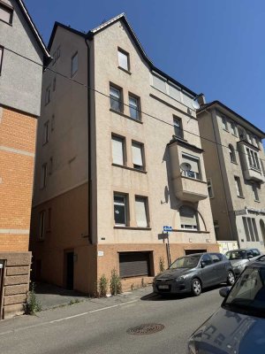 PRIVAT! Großzügiges Haus in Untertürkheim