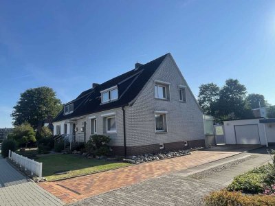 *Gepflegte Doppelhaushälfte mit Garage & schönem Grundstück*