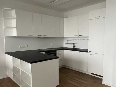 Hochwertige 4-Zimmer-Wohnung mit Balkon, Aufzug und Premium-Küche