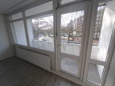 Renovierte 3-Zimmer-Wohnung mit zwei Balkonen in Delmenhorst-Westfalenstraße