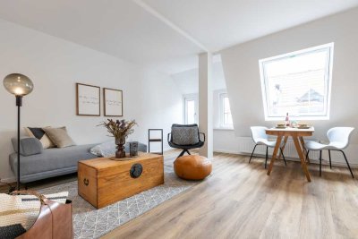 Stilvoll sanierte Altbauwohnung mit Weitblick in zentraler Lage