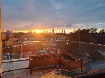 2-Zimmer-Penthouse-Wohnung mit EBK & Sonnenuntergangsgarantie