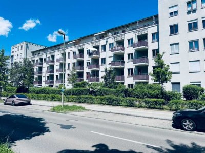 Immo Love Haunstetten- Traumhaft renovierte 3 ZKB auf 97m² , EBK und TG!