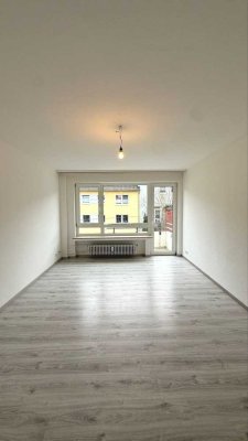 teilrenovierte schöne 2,5-Zimmer Maisonettewohnung in Wuppertal-Barmen mit Balkon