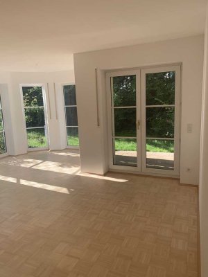 Helle 2‑Zimmerwohnung mit 100qm Garten