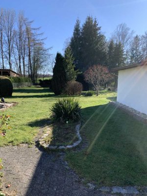 Sehr Schöne,  ruhige EG-Wohnung mit Einbauküche und idyllischem Garten