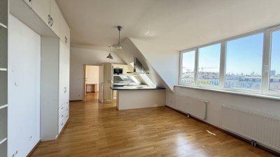 Unbefristete DG mit Terrasse: 4 Zimmer nahe der diplomatischen Akademie!