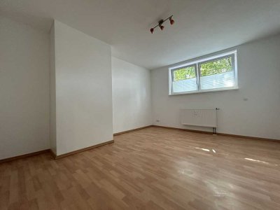 +++ Renovierte Unmöblierte Wohnung in Frankfurt am Main +++