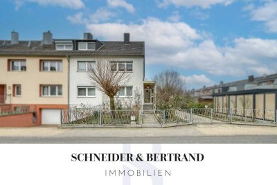Zweifamilienhaus in Aachen-Forst – großes Grundstück, 4 Garagen & ruhige Lage