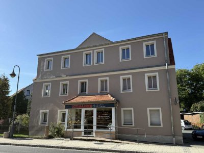 NEU - Helle Dachgeschoss-Wohnung mit Wohnküche und neuem Bad