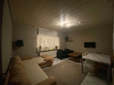 3-Zimmer-Wohnung möbliert/ WG geeignet