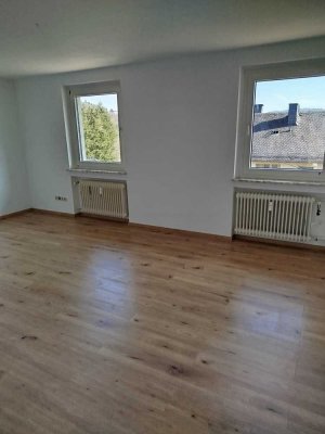 Frisch renovierte 3-Zimmer Wohnung inkl. EBK und Balkon