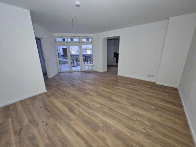 Erstbezug nach Sanierung: Charmante 2,5-Zi.-Wohnung mit Terrasse in Friedrichsfelde (Lichtenberg)