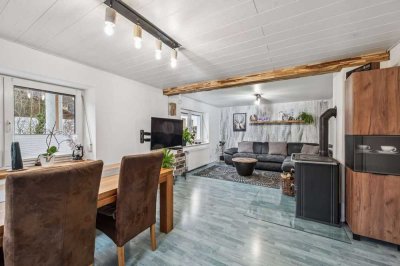 Familienidylle mit Sonne, Garten und Pool