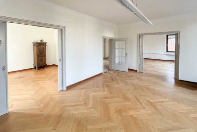 Bestlage-Hochwertige 4,5-Zimmer Wohnung (160qm) am Kurpark von Bad Nenndorf-Erstbezug nach Sanierung
