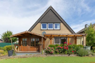 ***PREISREDUZIERUNG*** geräumiges Einfamilienhaus mit Vollkeller und Doppelgarage.