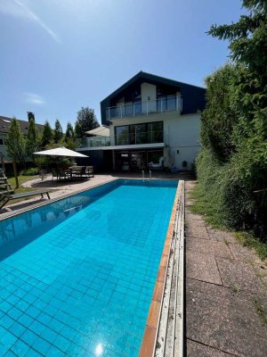 Großzügiges, exklusives Anwesen mit Pool in bester Aussichtslage von Kirchheim-Teck