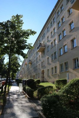 +++ Für Kapitalanleger +++ vermietete 2 Zimmer Wohnung mit Balkon sowie Stellplatz +++