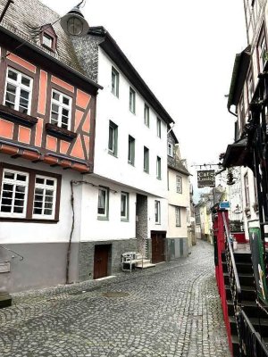 verfügbares Haus mit 3 Ferienwohnungen im Herzen von Sankt Goarshausen