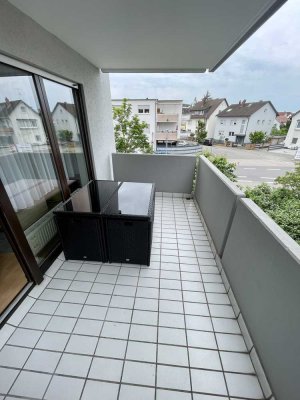 Provisionsfrei! 3-Zimmerwohnung im 1. OG mit West-Balkon und Frei-Stellplatz in zentraler Lage