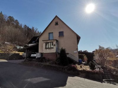 Charmantes Einfamilienhaus mit großem Grundstück