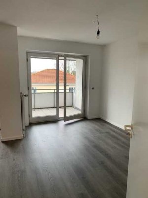 Renovierte Zwei-Zimmer-Wohnung mit Balkon nahe der Kreuzteiche!