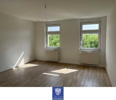 Helle gemütliche Wohlfühlwohnung mit großer Küche und tollem Blick!