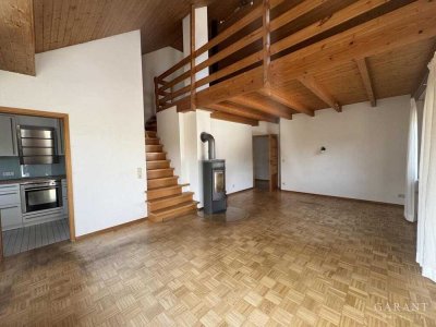 Schicke Maisonette-Wohnung in Toplage von Öhringen-Süd mit großer Terrasse, Kaminofen und Galerie