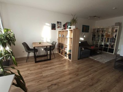 Teilmöblierte 1-Zimmer-Wohnung, Balkon, Stellplatz in Vohwinkel